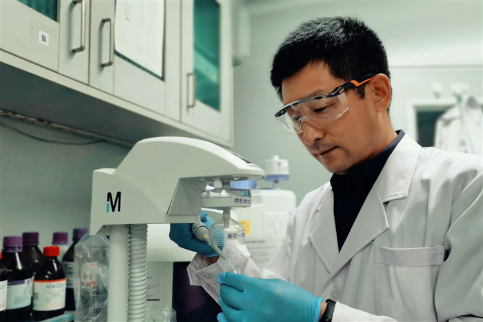 【甲子東油情 百年大學夢】東油學子風采錄第七期 以“材”筑夢，探微求真——記材料科學研究的東油追光者